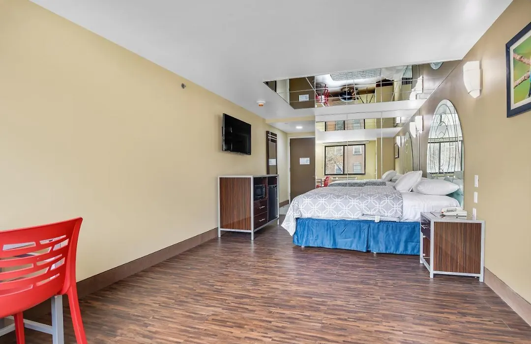 Brooklyn Broadway Hotel-1